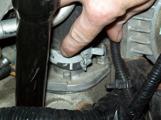 How to replace a car thermostat