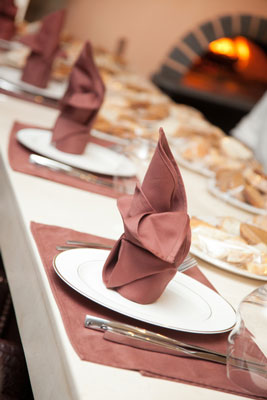 Table Manners: Using Your Napkin while Dining - dummies
