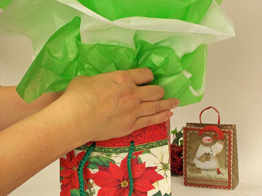 How to Wrap Presents in a Gift Bag - dummies
